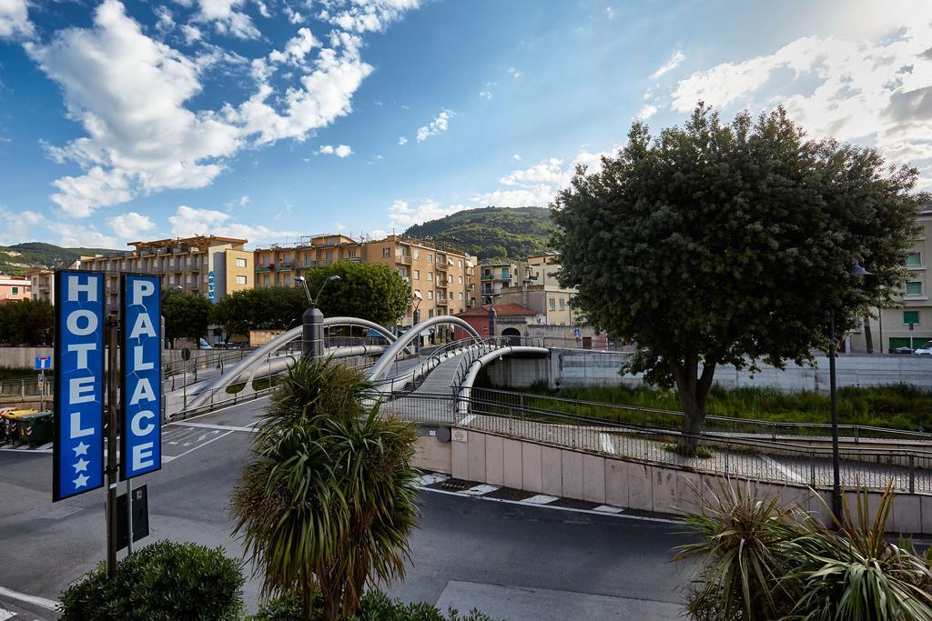 Hotel Palace Finale Ligure Exterior foto
